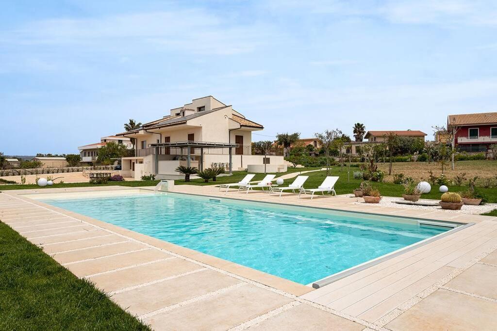 Villa Paradiso With Private Pool, Bbq Area, Huge Garden And Free Parking Modica Exterior photo